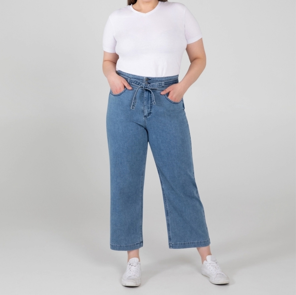 Silver Jeans Co. Women Belted High Rise Wide Leg Crop Jeans Plus Size 18w L26